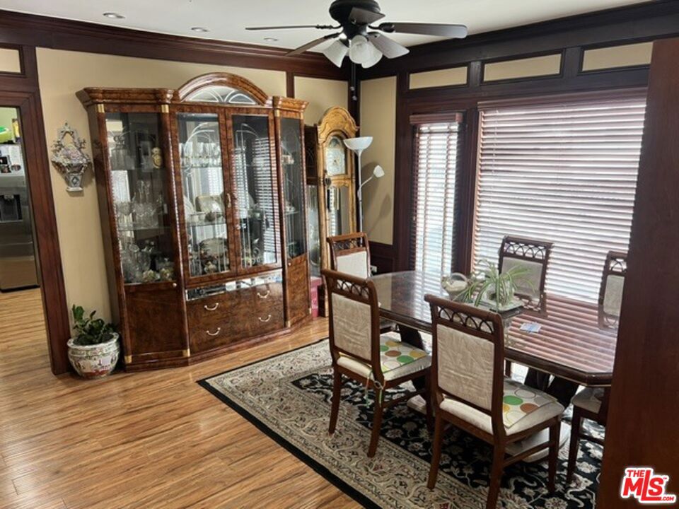 220 N Oxford Avenue Property Photo 11