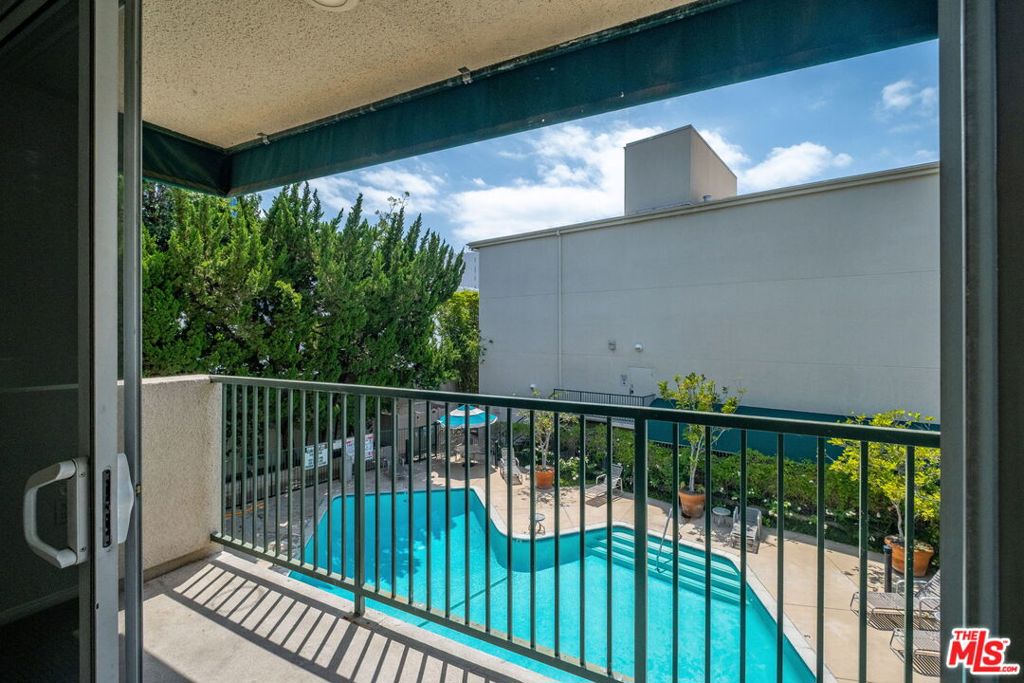 4501 Cedros Avenue 206 Property Photo 18