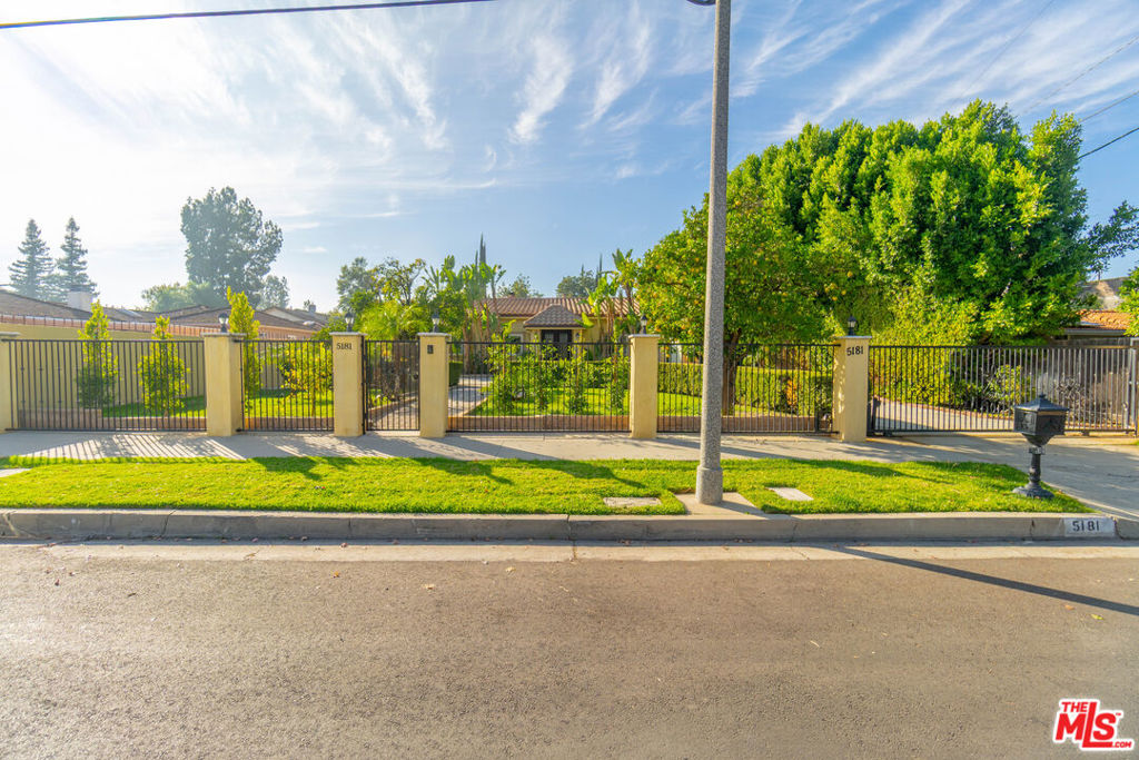 5181 Densmore Avenue Property Photo 13