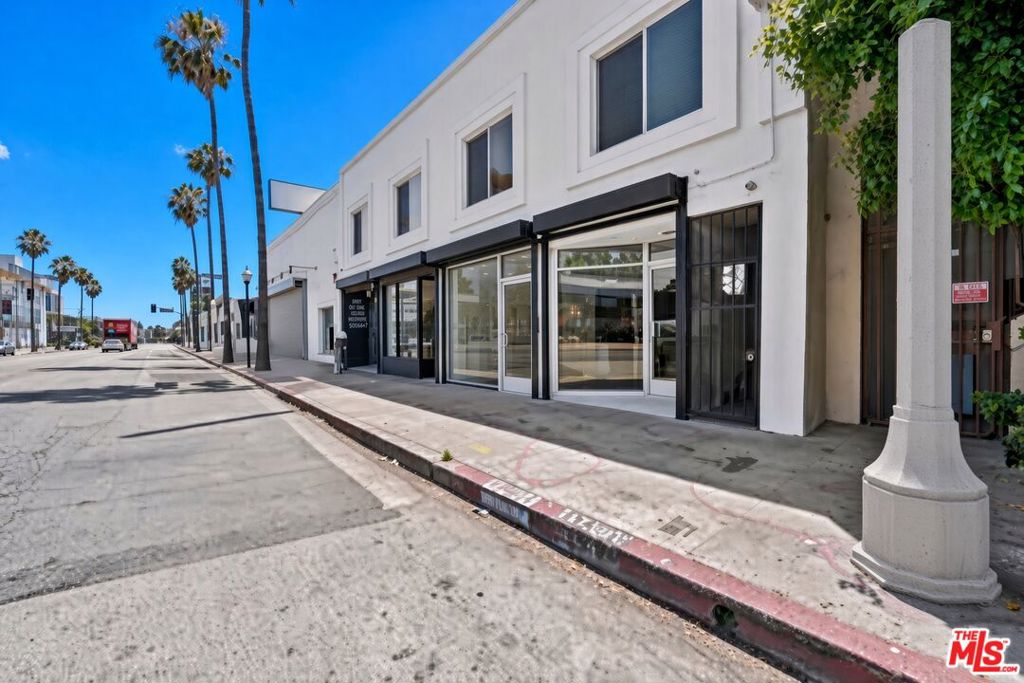 355 N N Fairfax Avenue Property Photo 3