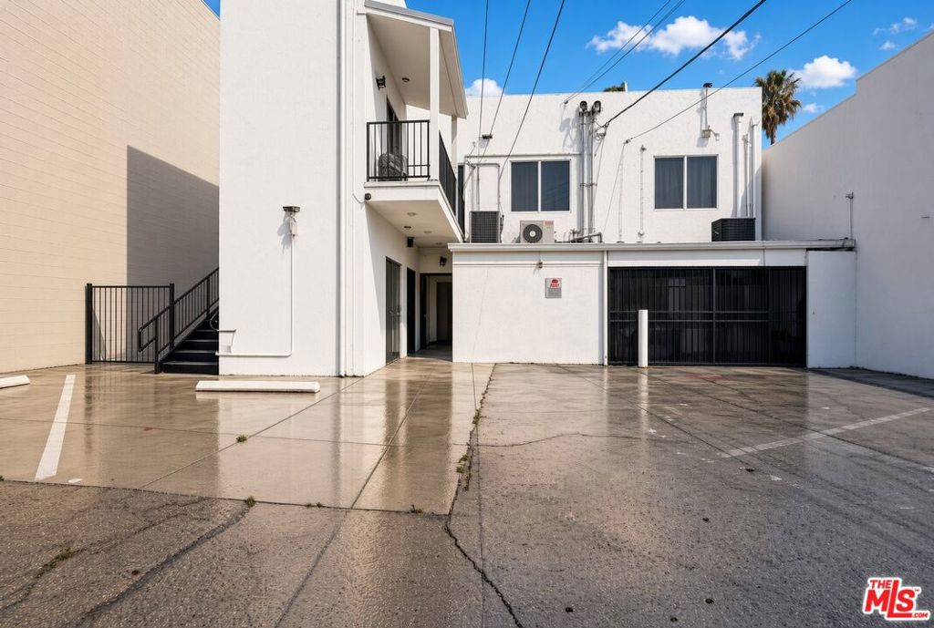355 N N Fairfax Avenue Property Photo 4