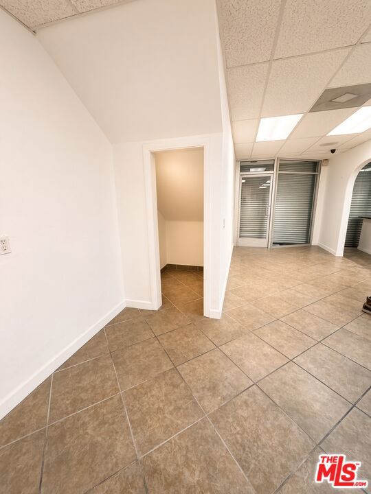 355 N N Fairfax Avenue Property Photo 15