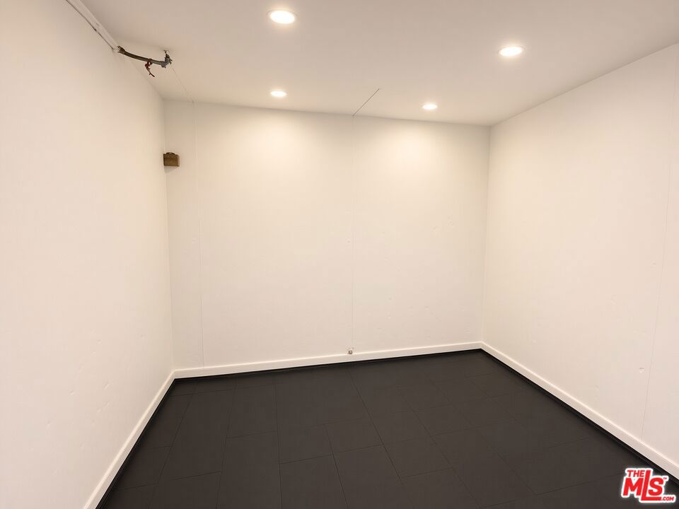 355 N N Fairfax Avenue Property Photo 16