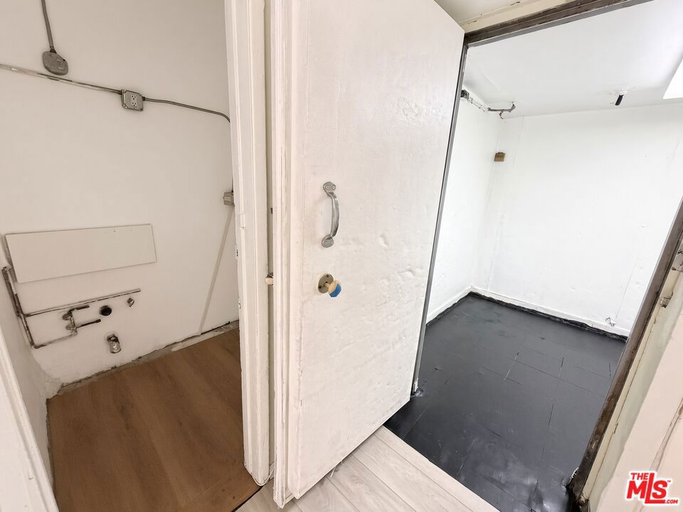 355 N N Fairfax Avenue Property Photo 20