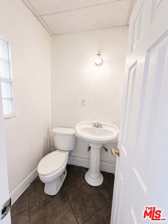 355 N N Fairfax Avenue Property Photo 29