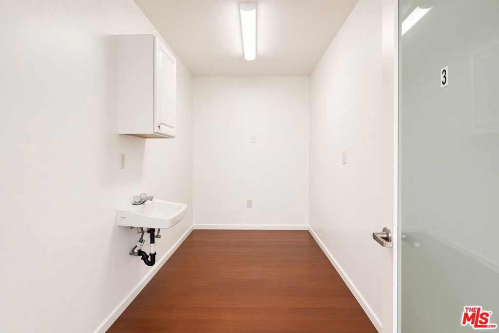 355 N N Fairfax Avenue Property Photo 44