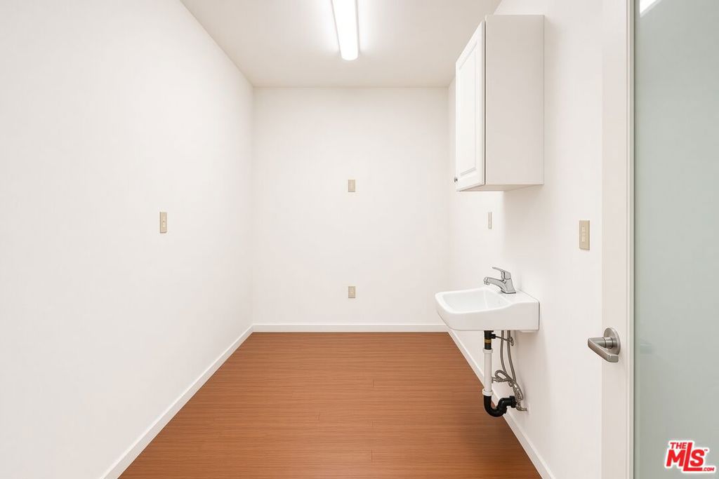 355 N N Fairfax Avenue Property Photo 45