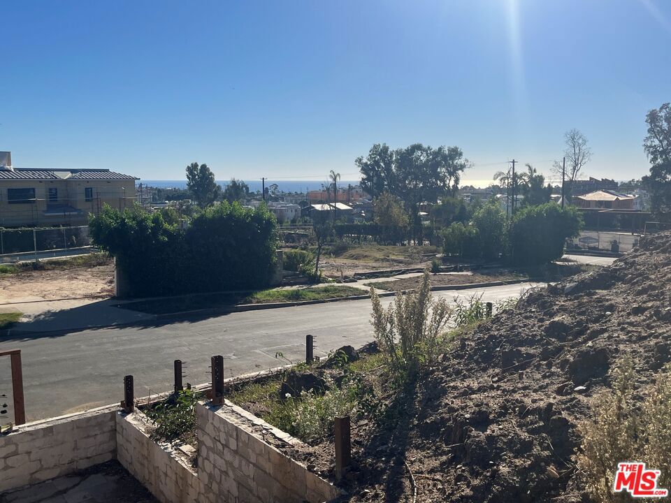 14915 Bestor Boulevard Property Photo 6