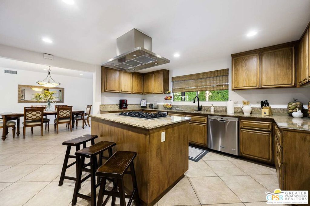 73255 Grapevine Street Property Photo 4