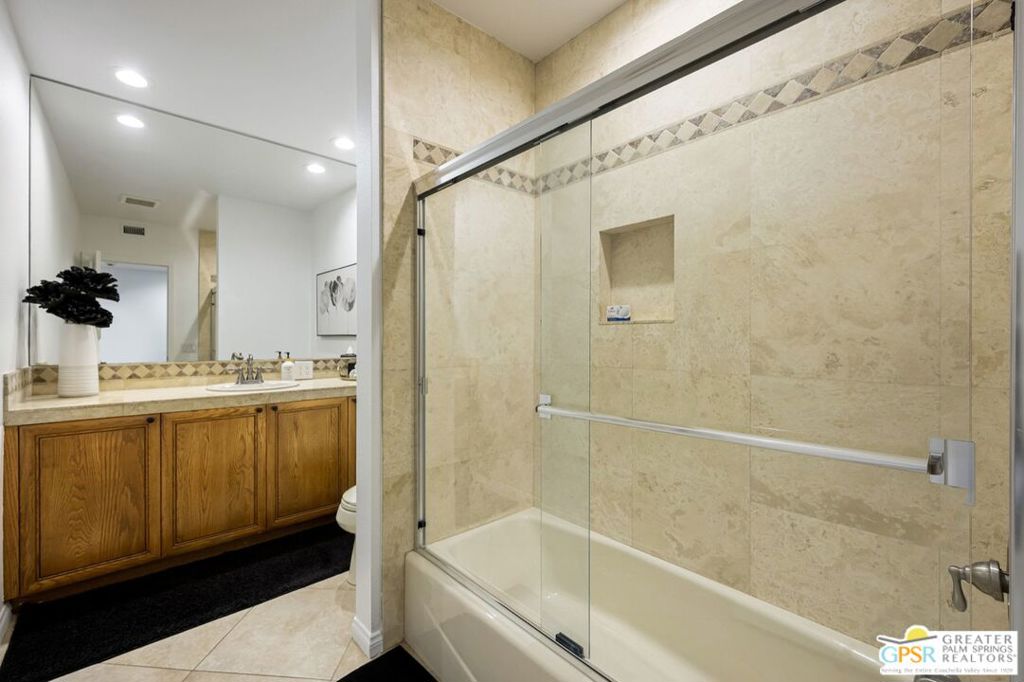 73255 Grapevine Street Property Photo 22