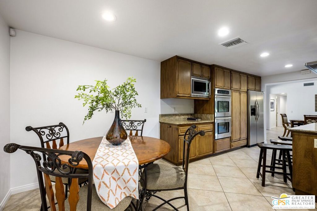 73255 Grapevine Street Property Photo 31