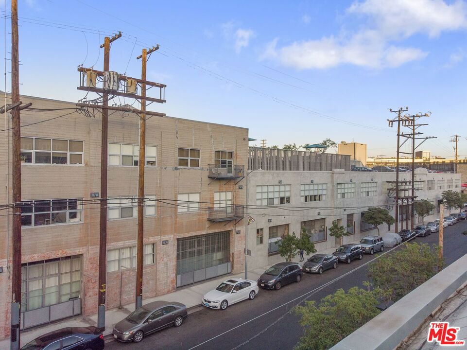 500 Molino Street 204 Property Photo 2