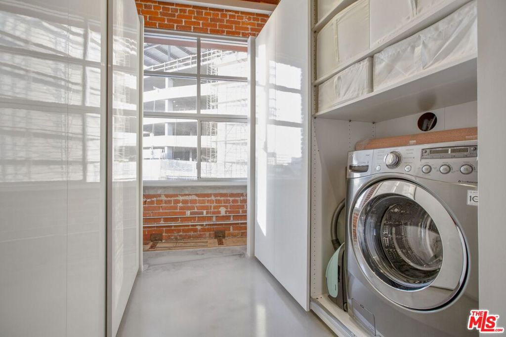 500 Molino Street 204 Property Photo 12