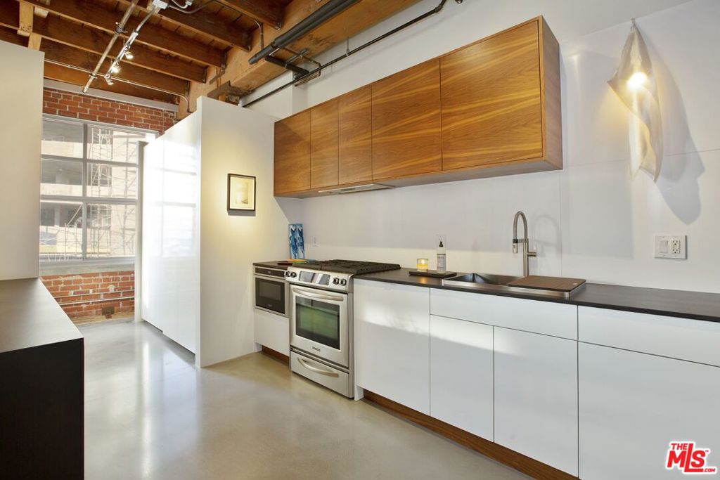 500 Molino Street 204 Property Photo 15