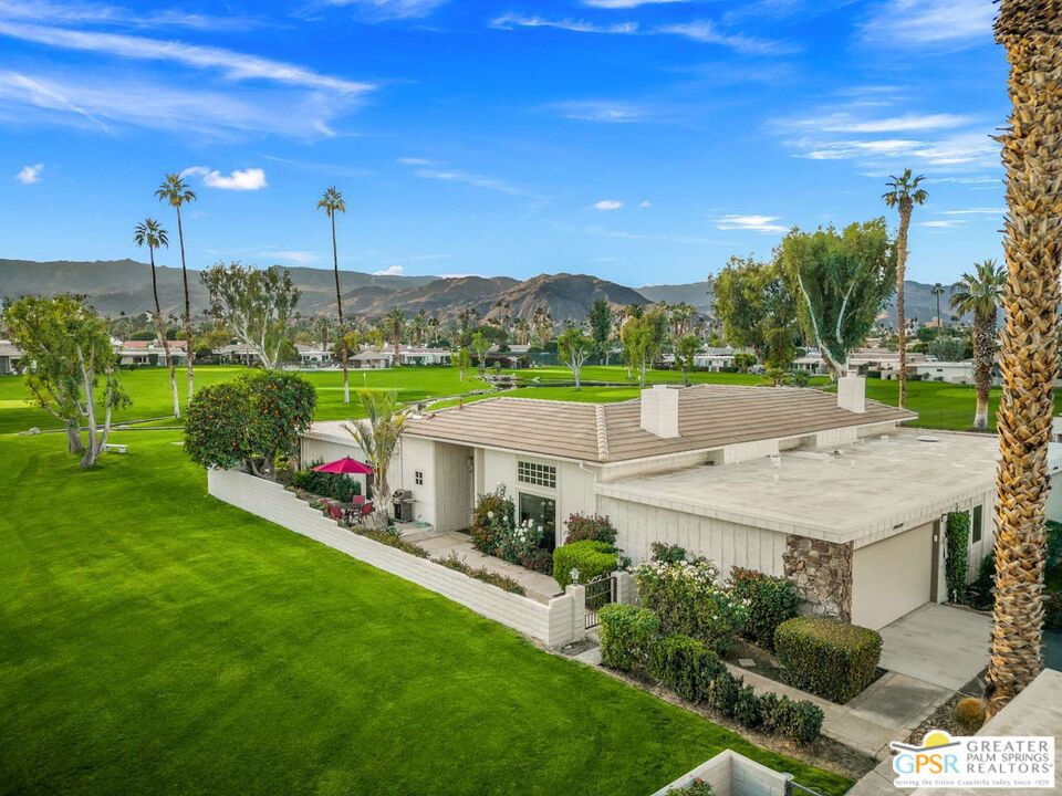 74939 Via Lago Property Photo 1