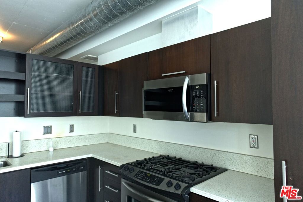 1100 S Hope Street 1111 Property Photo 3