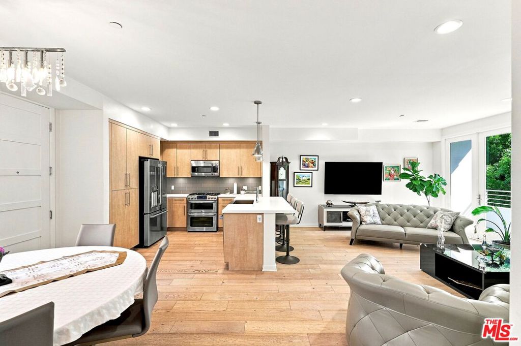 4240 Laurel Canyon Boulevard 305-3 Property Photo 4