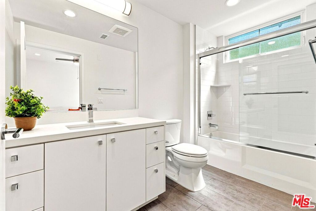 4240 Laurel Canyon Boulevard 305-3 Property Photo 23