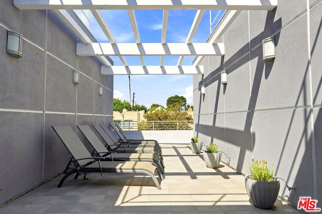 4240 Laurel Canyon Boulevard 305-3 Property Photo 24