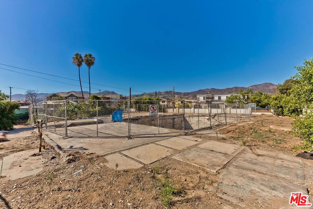 541 Almar Avenue Property Photo 10