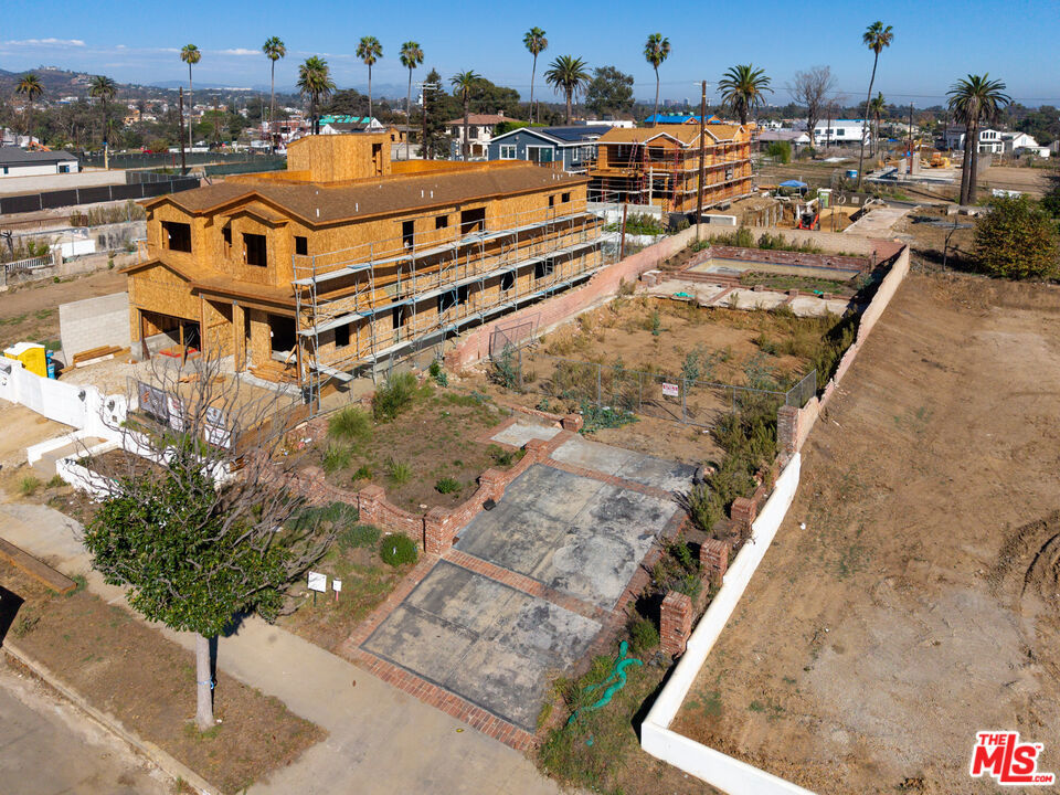 532 Via De La Paz Property Photo 2
