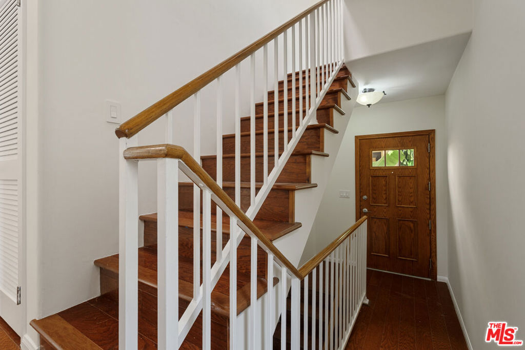 535 E Walnut Avenue B Property Photo 6