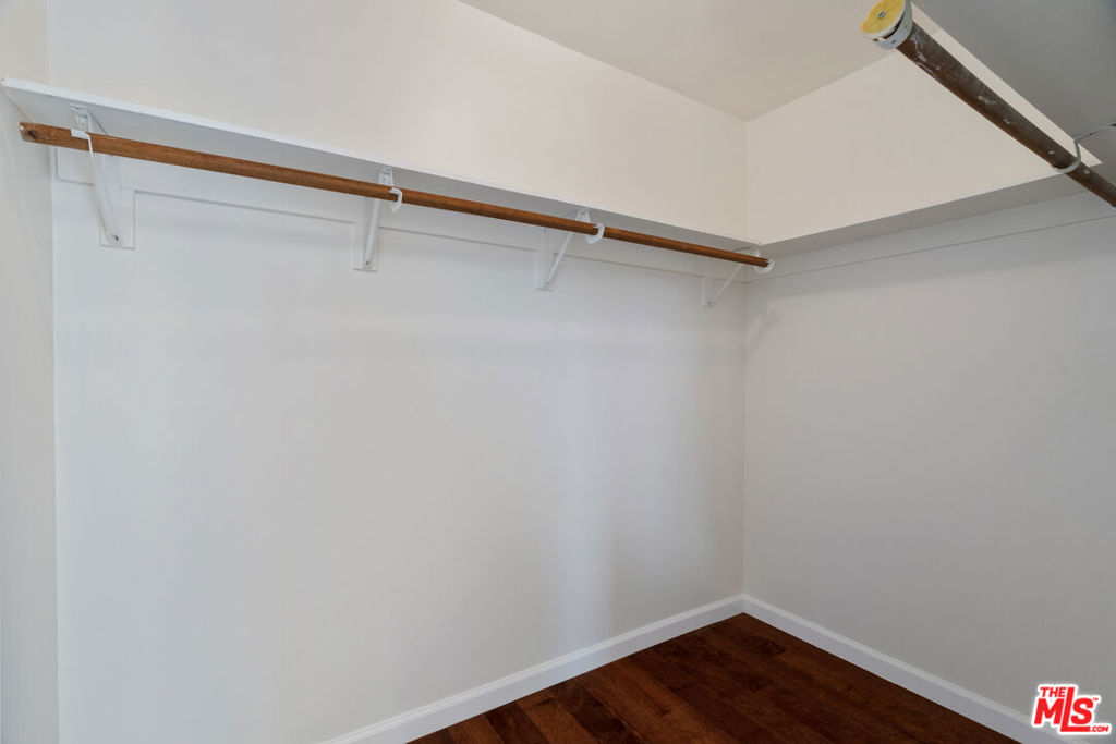535 E Walnut Avenue B Property Photo 10
