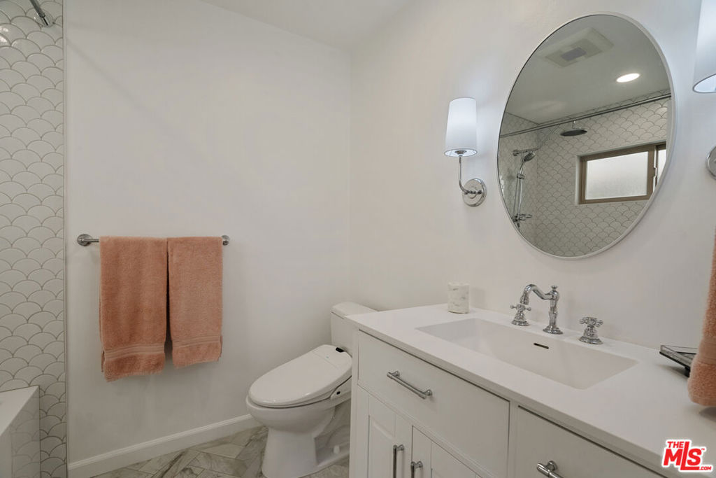 535 E Walnut Avenue B Property Photo 15