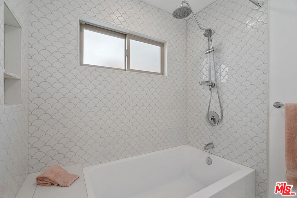 535 E Walnut Avenue B Property Photo 16