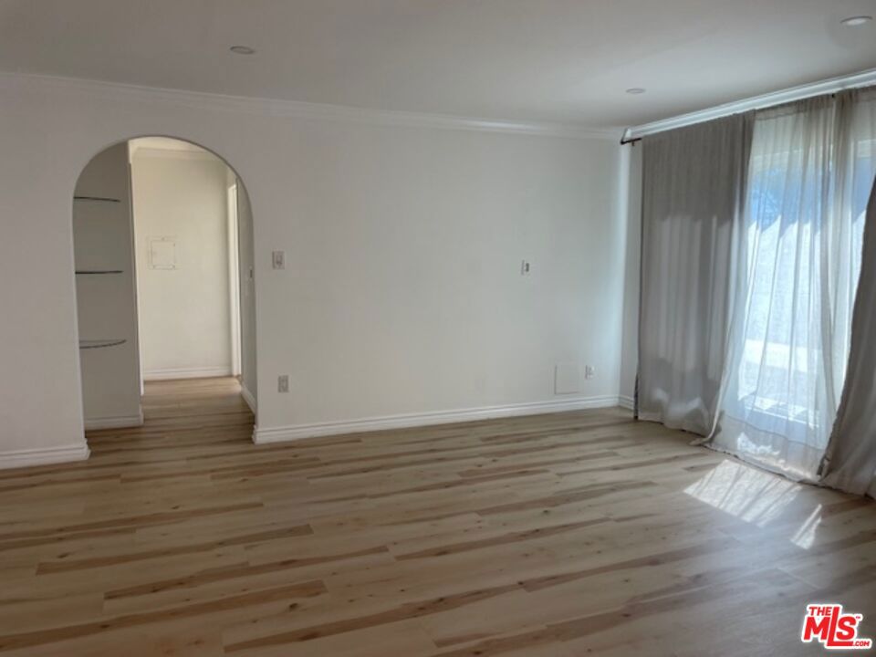 1222 N Olive Drive 201 Property Photo 3