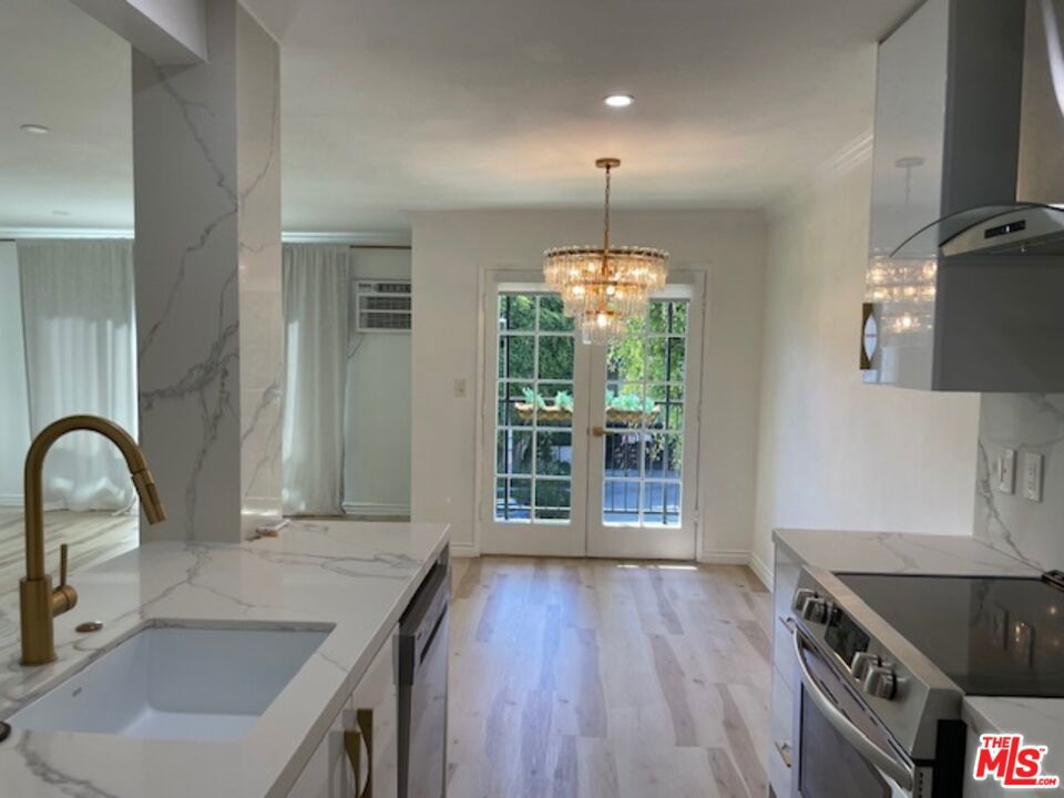 1222 N Olive Drive 201 Property Photo 6