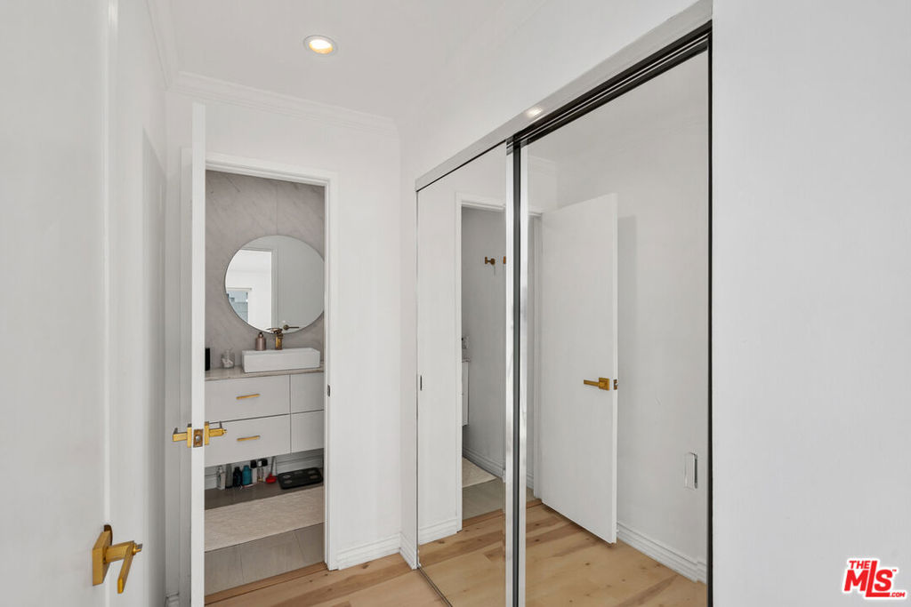 1222 N Olive Drive 201 Property Photo 16