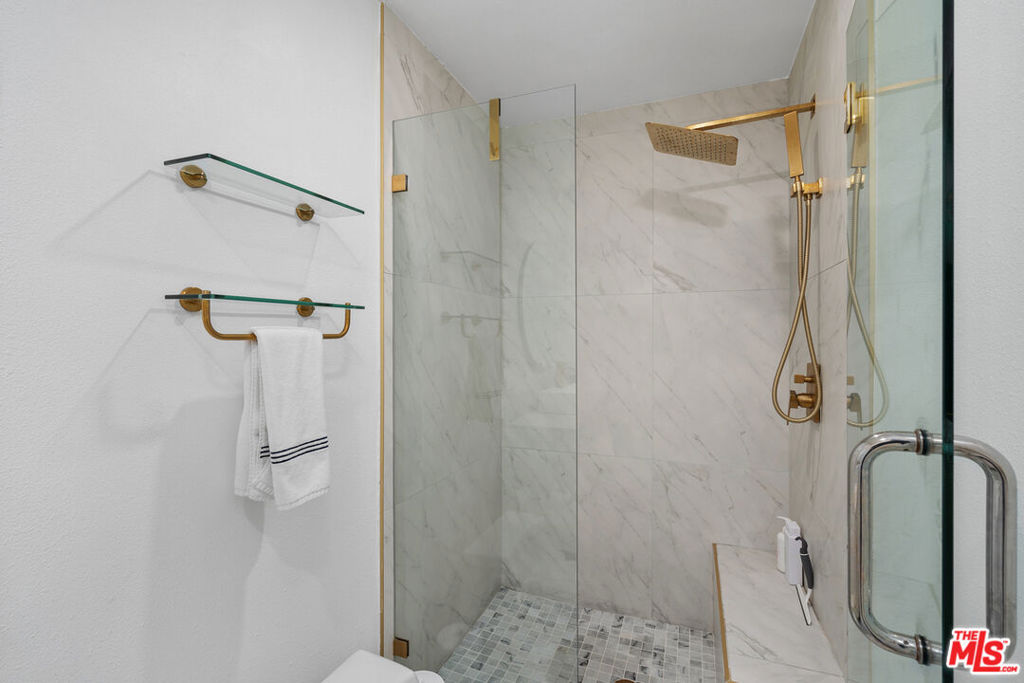 1222 N Olive Drive 201 Property Photo 23