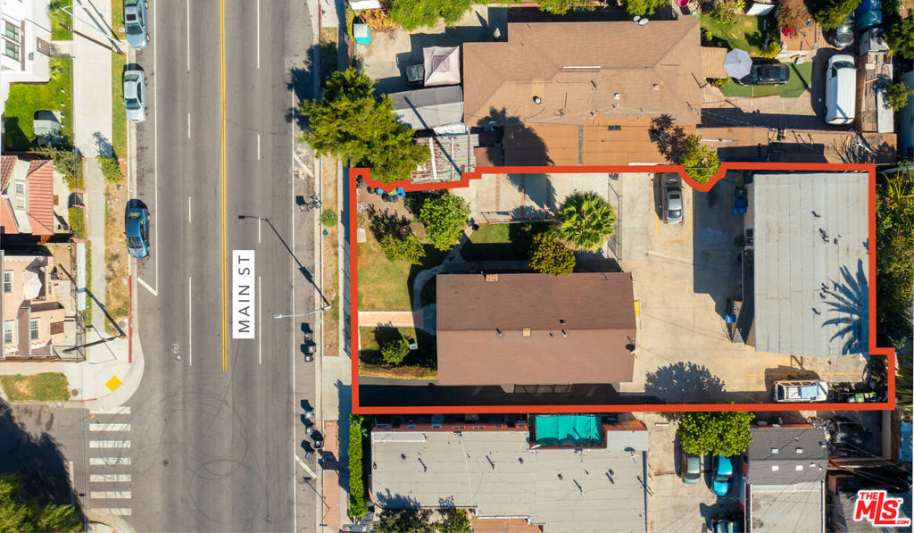 6910 S Main Street Property Photo 14
