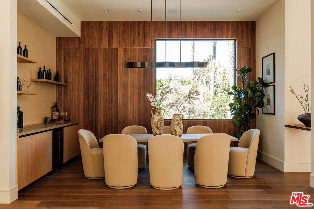 18100 Karen Drive Property Photo 6