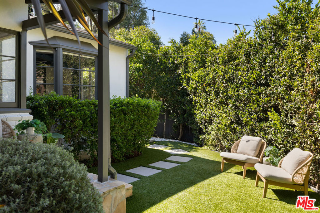 11704 Sunshine Terrace Property Photo 3