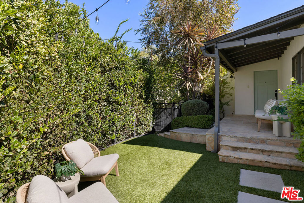 11704 Sunshine Terrace Property Photo 4