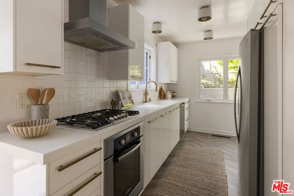 11704 Sunshine Terrace Property Photo 12