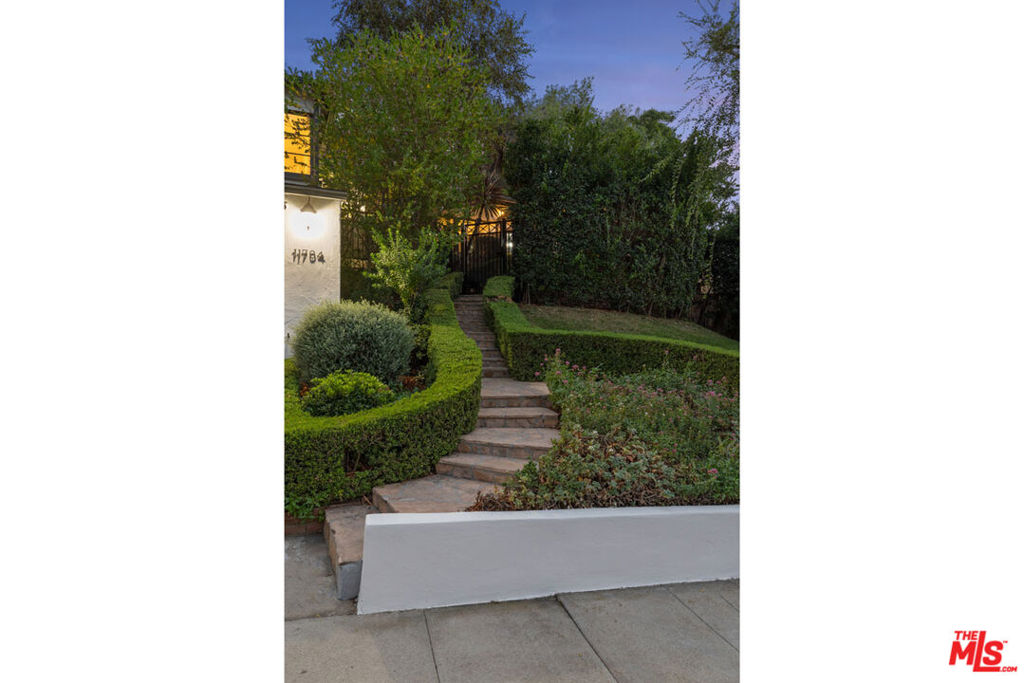 11704 Sunshine Terrace Property Photo 27