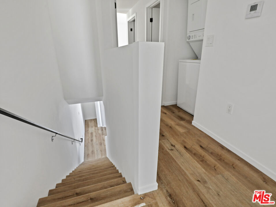 660 N Mariposa Avenue Property Photo 23