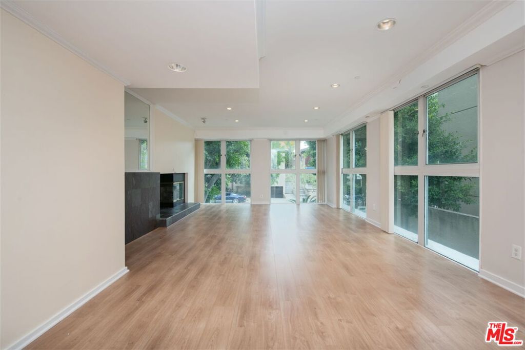 1927 Glendon Avenue 101 Property Photo 1