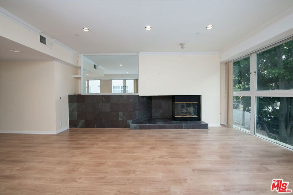 1927 Glendon Avenue 101 Property Photo 5