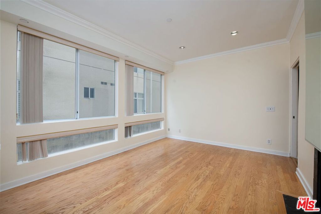 1927 Glendon Avenue 101 Property Photo 14
