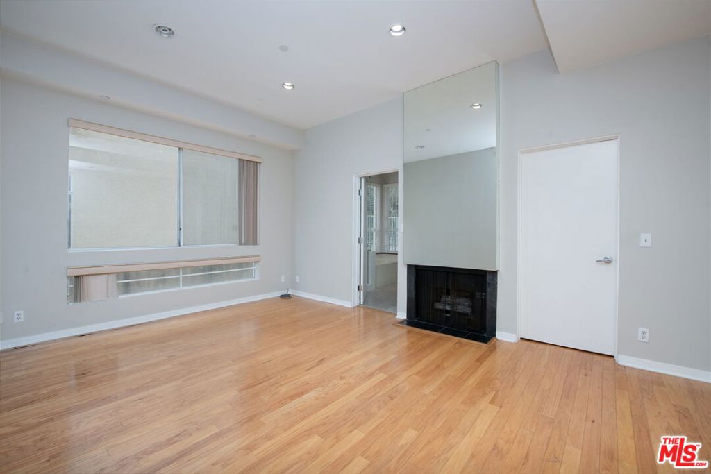 1927 Glendon Avenue 101 Property Photo 15