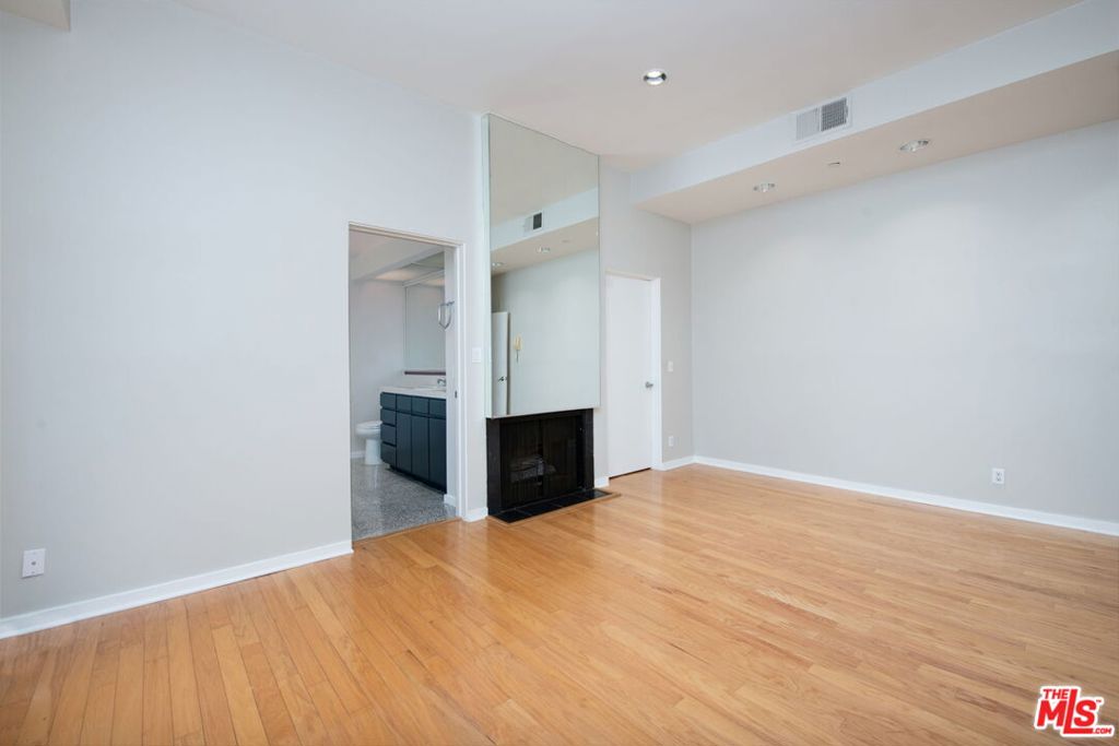 1927 Glendon Avenue 101 Property Photo 16