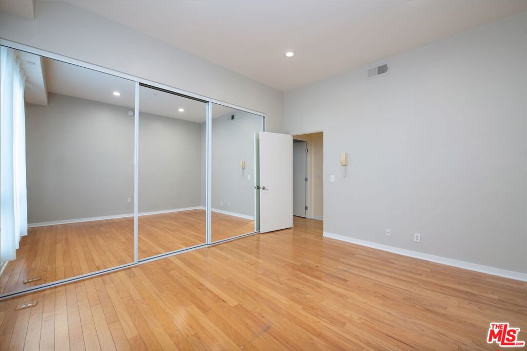 1927 Glendon Avenue 101 Property Photo 20