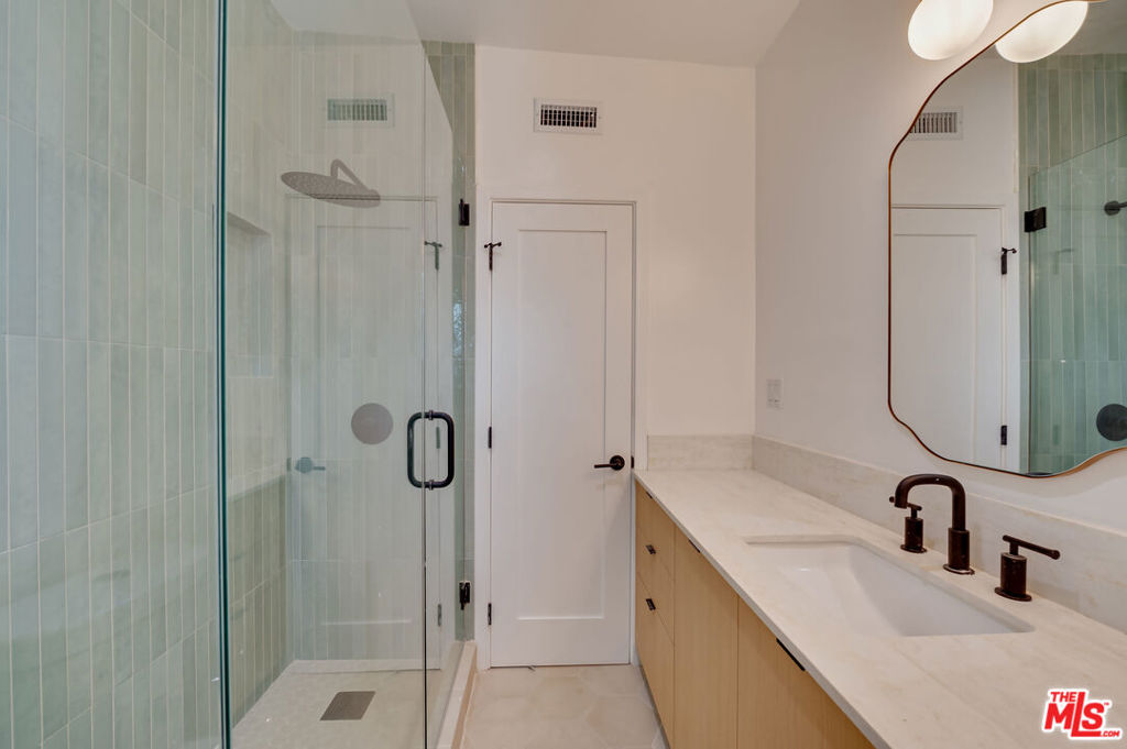 1223 Havenhurst Drive 5 Property Photo 12