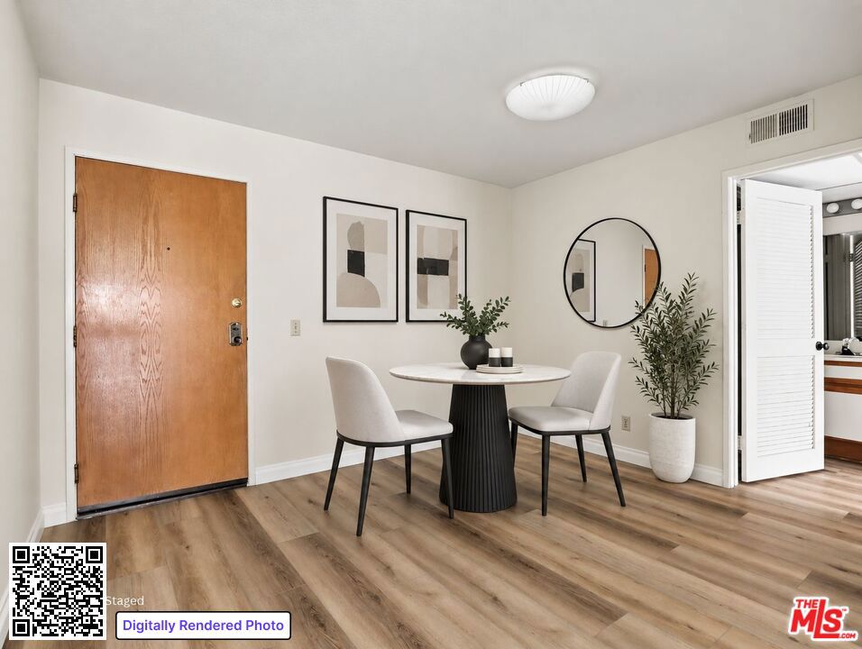 1519 N Martel Avenue 306 Property Photo 2