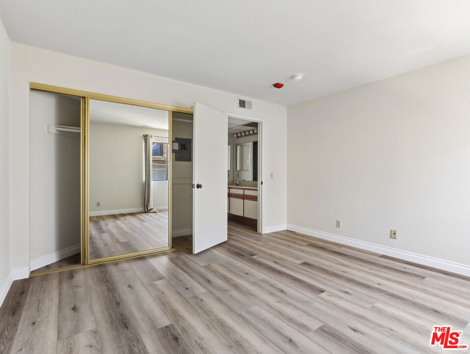 1519 N Martel Avenue 306 Property Photo 20