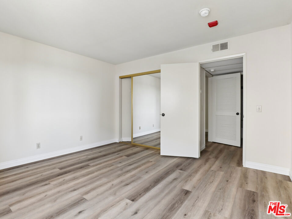 1519 N Martel Avenue 306 Property Photo 21
